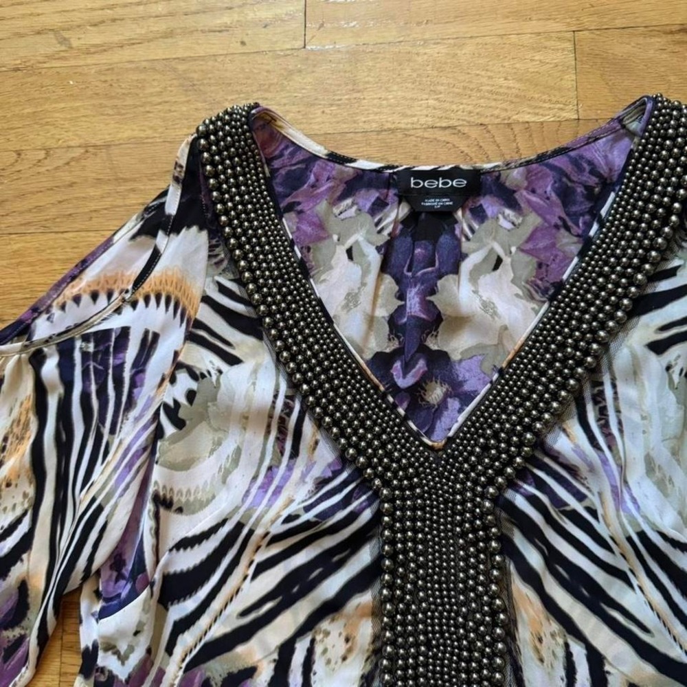 Y2K Bebe Blouse Women's Size Small Cold Shoulder Zebra Beaded Bell Sleeve Fairy - Picture 3 of 8